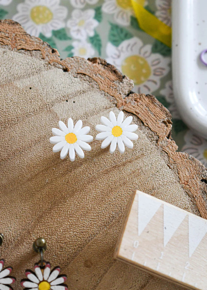 Daisy Studs - Acrylic