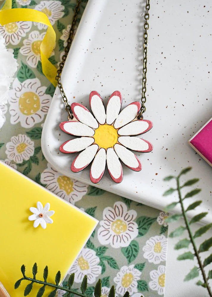 Big Daisy Necklace - Wood